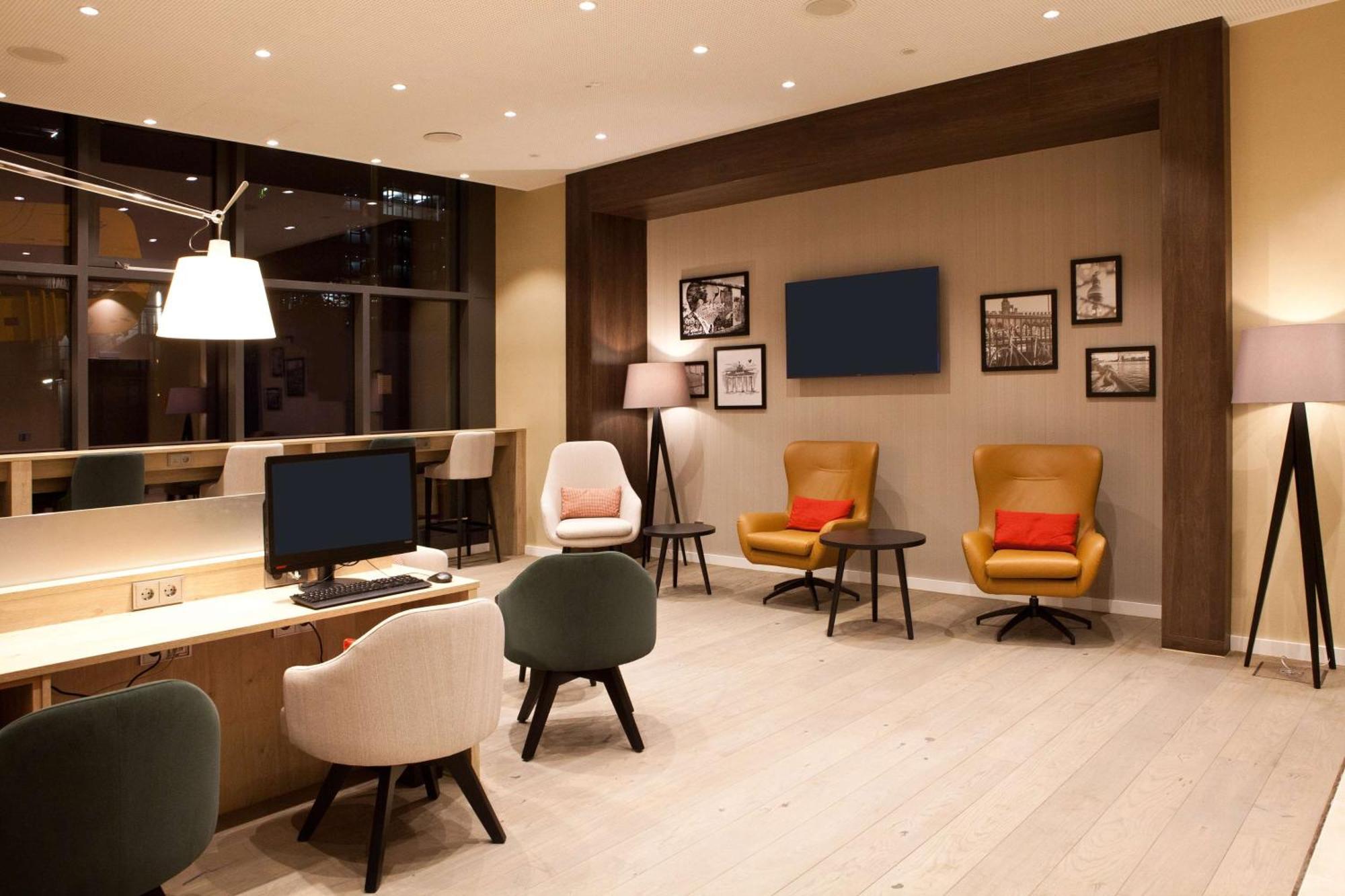 Hampton By Hilton East Side Gallery Hotel 3*