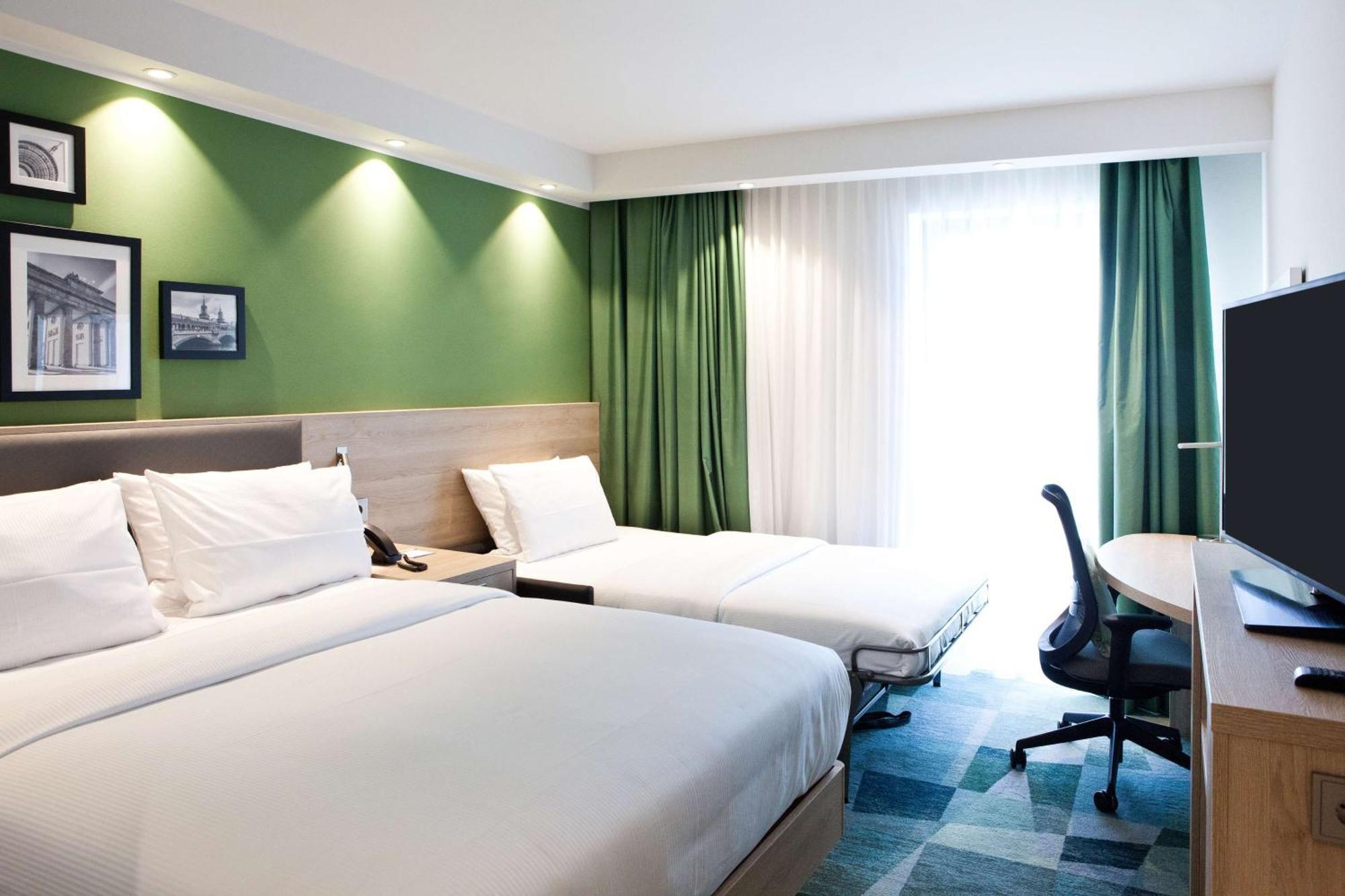 Hotel Hampton By Hilton East Side Gallery