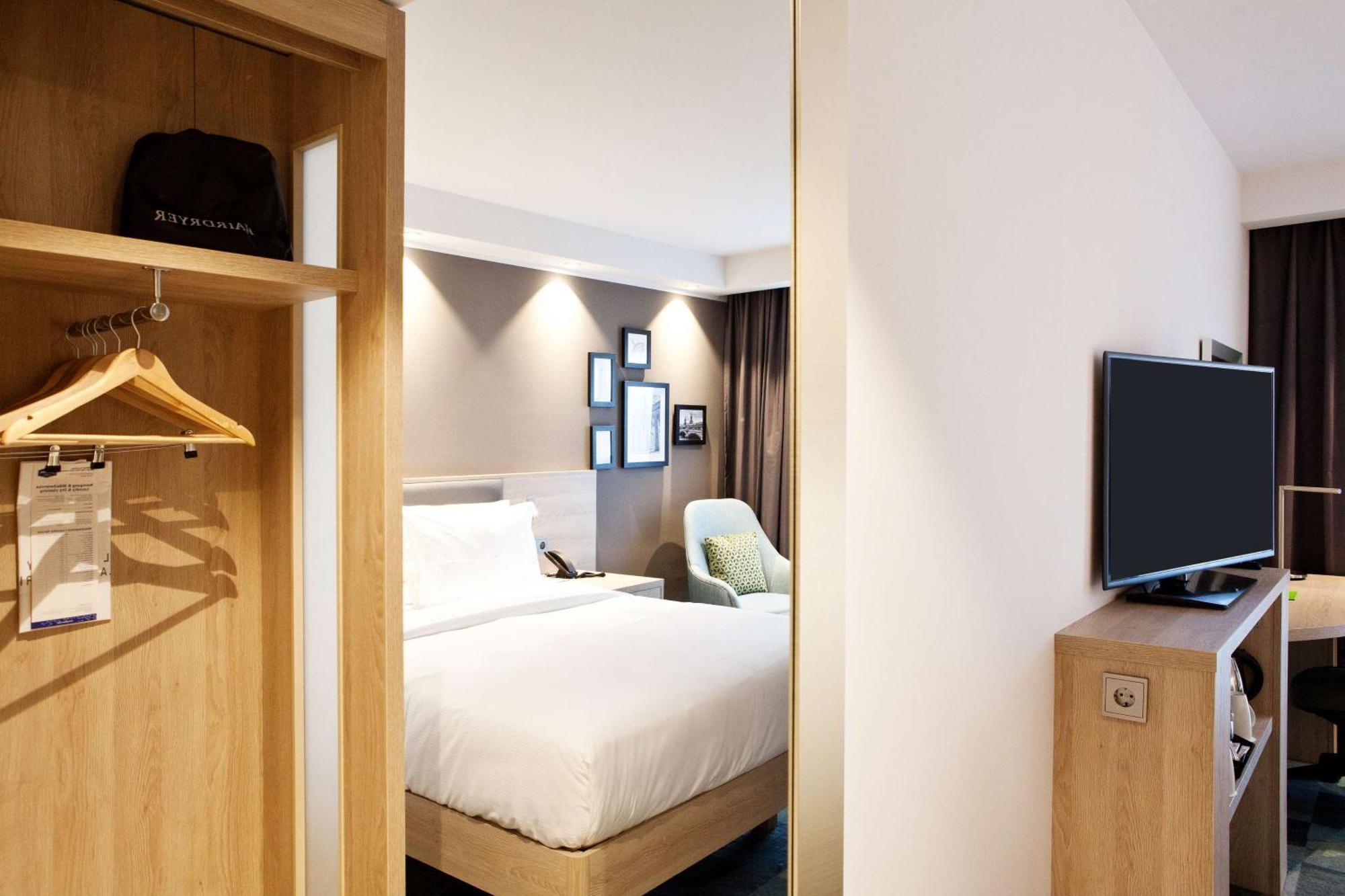 Hotel Hampton By Hilton East Side Gallery 3*